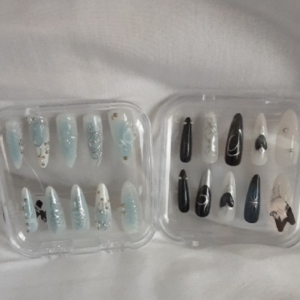 Assorted Press-On Stiletto Nail Set in Blue, White, Black Size M